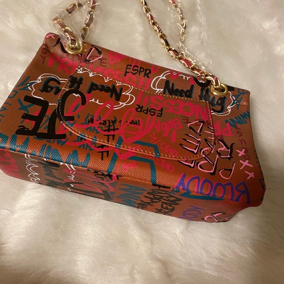 Purses - Picture 2 of 4